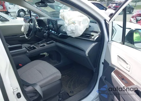 2022 Toyota Sienna Le z USA, uszkodzony, nr VIN 5TDBSKFC8NS047748